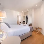 Aparthotel Ahoy 4*
