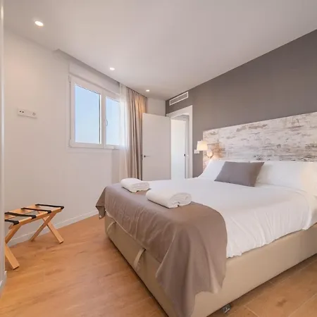 Aparthotel Ahoy 2*