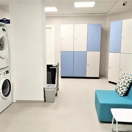 Ahoy Aparthotel