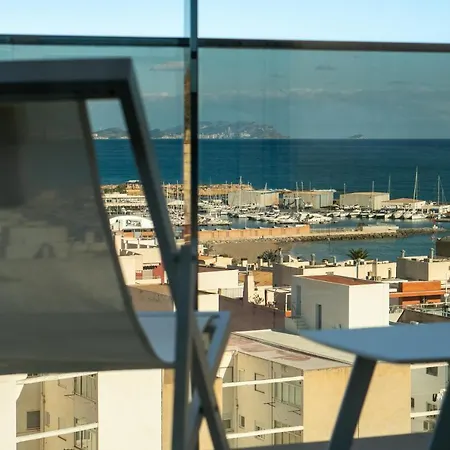 Ahoy 2* El Campello