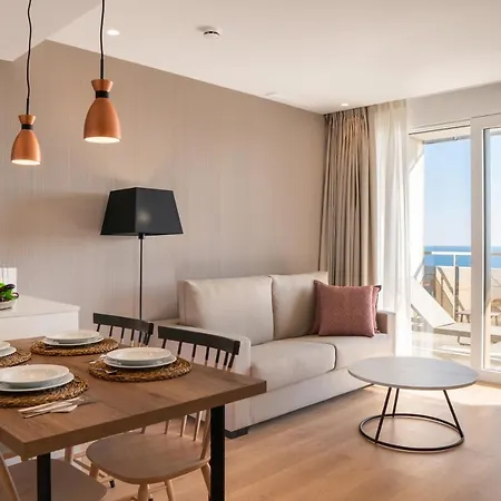 Ahoy Aparthotel