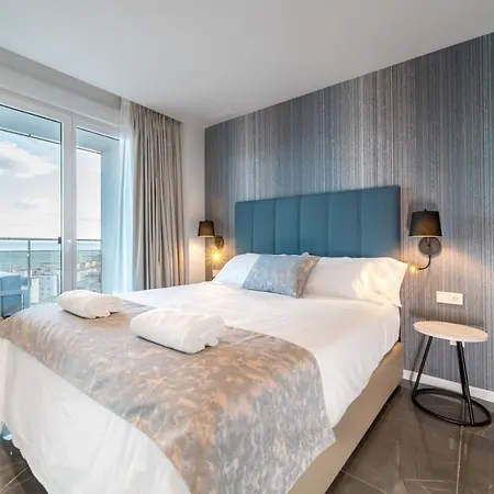 Apartahotel Ahoy 2*