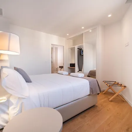 Aparthotel Ahoy 4*